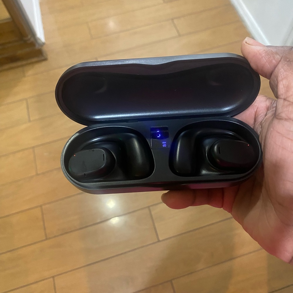 Brand new headphones never used